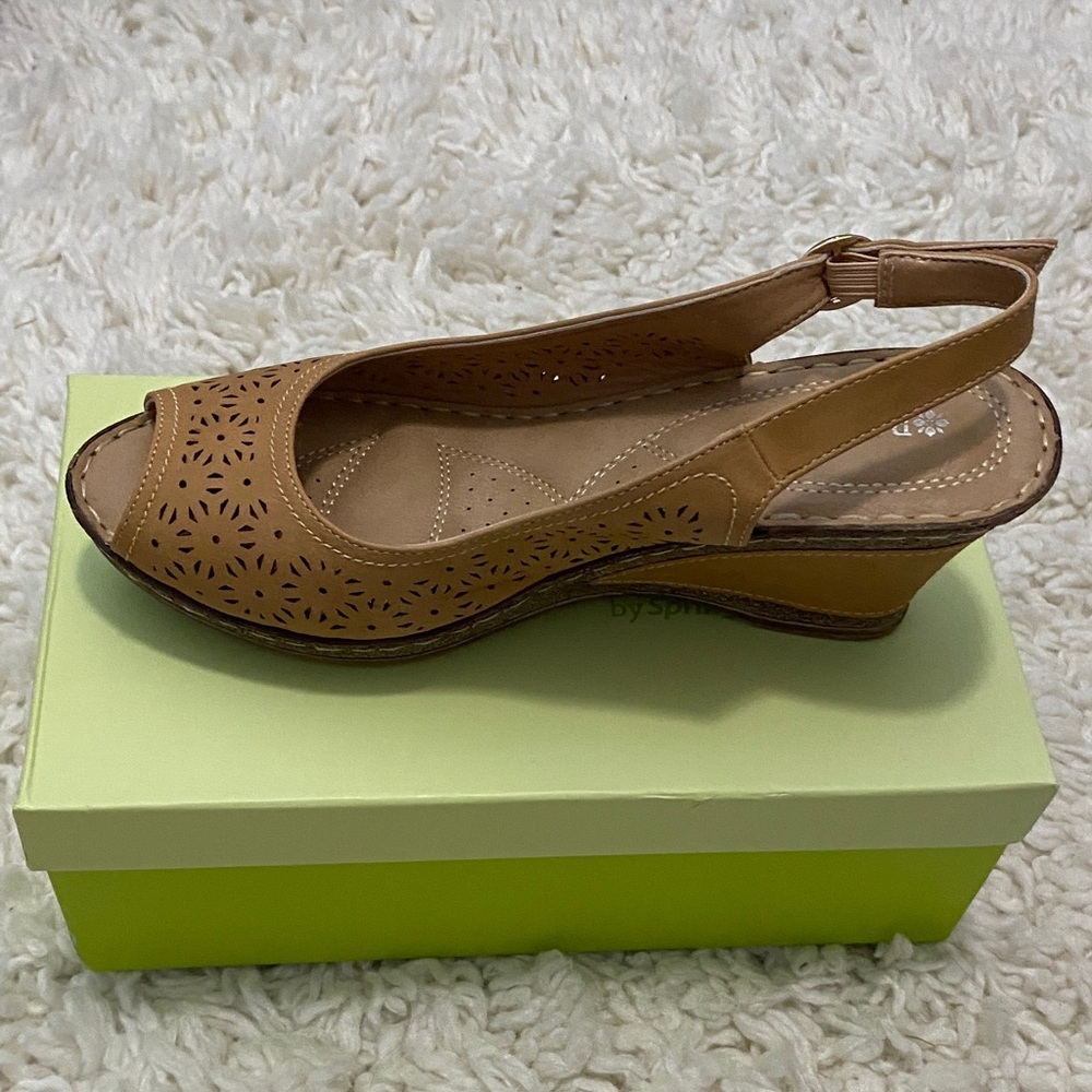 Patrizia Womens Sz 9.5 - sz 10 M Ginny Tan Cutout Wedge open toe sandals NIB ¥ - Picture 9 of 15